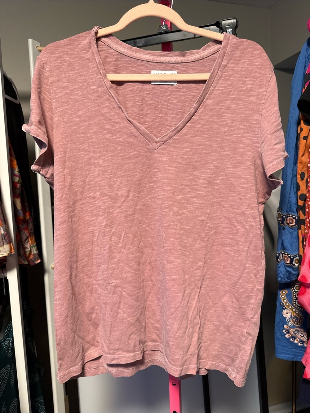 Goodlife Essential Slub V-Neck Tee | Size XL | EUC